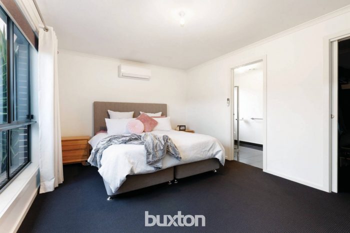 9 Cartledge Ave, Mount Clear VIC 3350, Australia