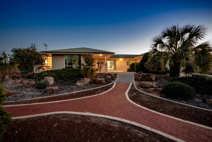 10 Doncon St, Wandina WA 6530, Australia