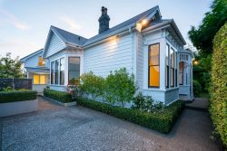 33 Durham Street, Mornington­, Dunedin, Otago, 9011, New Zealand