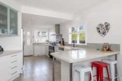 25 Harbour View Road, Point Chevalier, Auckland, 1022, New Zealand
