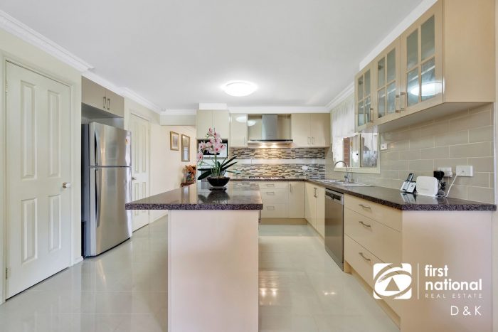 12 Lalwinya St, Delahey VIC 3037, Australia