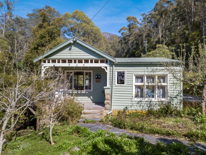 14 Old Farm Rd, South Hobart TAS 7004, Australia