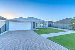 3 Salerno Approach, Piara Waters WA 6112, Australia