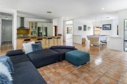 3288 Palladian Dr, Hope Island QLD 4212, Australia