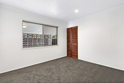 17 Goorawin St, Runaway Bay QLD 4216, Australia