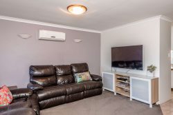 2 Shoalhaven Way, Drummond Cove WA 6532, Australia