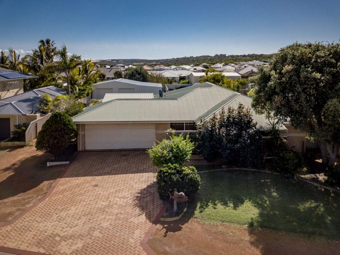 2 Shoalhaven Way, Drummond Cove WA 6532, Australia
