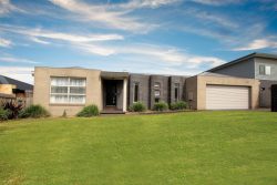 5 McPherson Cres, Warrnambool VIC 3280, Australia