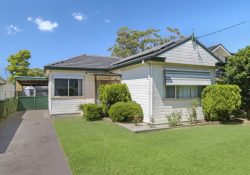 36 Trafalgar Ave, Woy Woy NSW 2256, Australia