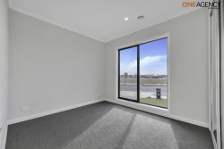 1/41 Butterfly Blvd, Tarneit VIC 3029, Australia