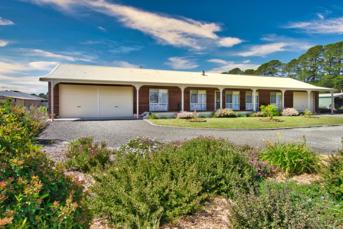 2 Flack St, Ballan VIC 3342, Australia