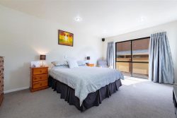 47 Hawtrey Terrace, Johnsonvil­le, Wellington, 6037, New Zealand