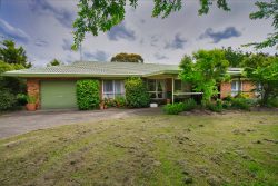 2/195 Inglis St, Ballan VIC 3342, Australia