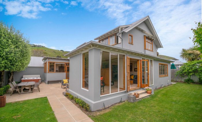 29 Menzies Street, Sumner, Christchur­ch City, Canterbury, 8081, New Zealand