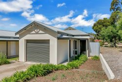 8 Dalkeith Ave, Morphett Vale SA 5162, Australia