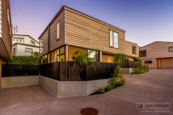 2 Arthur Crescent, Hauraki, Auckland 0622, New Zealand