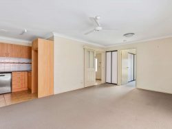 65 Zane St, Molendinar QLD 4214, Australia