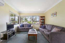 1a Landop Terrace, Howick, Manukau City, Auckland, 2014, New Zealand