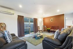 5B Charlenne Close, Ranui, Waitakere City, Auckland, 0612, New Zealand