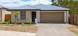 77 E Beaumont Rd, Park Ridge QLD 4125, Australia