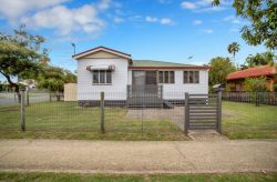 82 Holland St, West Mackay QLD 4740, Australia