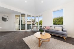 15 McCracken St, Kensington VIC 3031, Australia