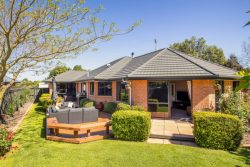 25 Bowie Drive, Woodend, Waimakarir­i, Canterbury, 7610, New Zealand