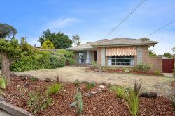9 Rubens Ct, Wheelers Hill VIC 3150, Australia
