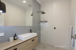 21 Seaforth Ave, Hazelwood Park SA 5066, Australia