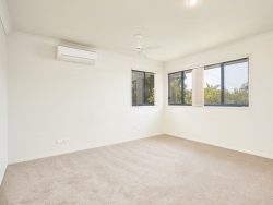 Unit 1/10 Faculty Cres, Mudgeeraba QLD 4213, Australia