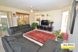 4 Adair Cl, Kalbarri WA 6536, Australia