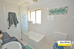 4 Adair Cl, Kalbarri WA 6536, Australia