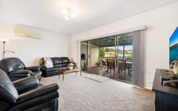 14 Balmoral Cl, Wallsend NSW 2287, Australia