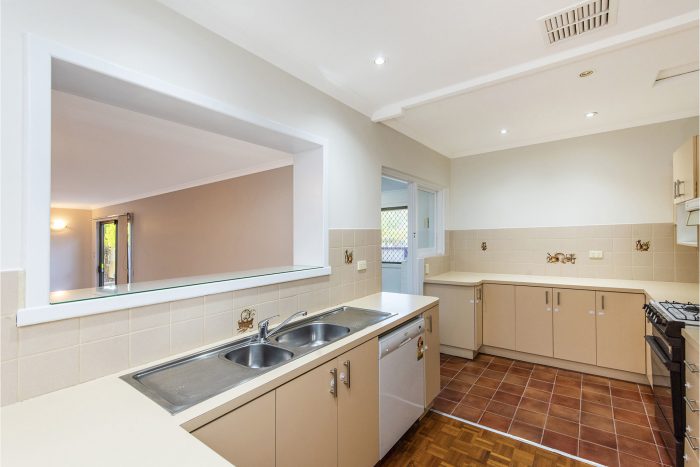 345 Belmont Ave, Cloverdale WA 6105, Australia