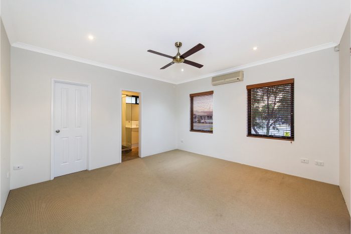 345 Belmont Ave, Cloverdale WA 6105, Australia