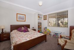 2 Cue Pl, Dudley Park WA 6210, Australia