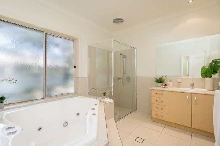348 Diggers Rd, Lavington NSW 2641, Australia