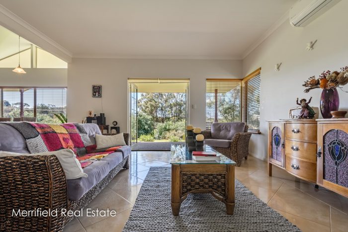 27 Federal St, McKail WA 6330, Australia