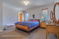 27 Federal St, McKail WA 6330, Australia