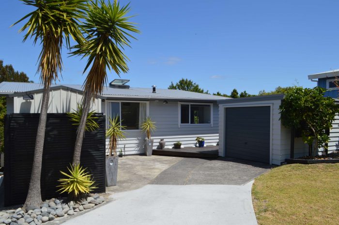 15 John Road, Stanmore Bay, Rodney, Auckland, 0932, New Zealand