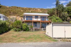 98 Lake Ferry Road, Martinboro­ugh, South Wairarapa, Wellington, 5772, New Zealand