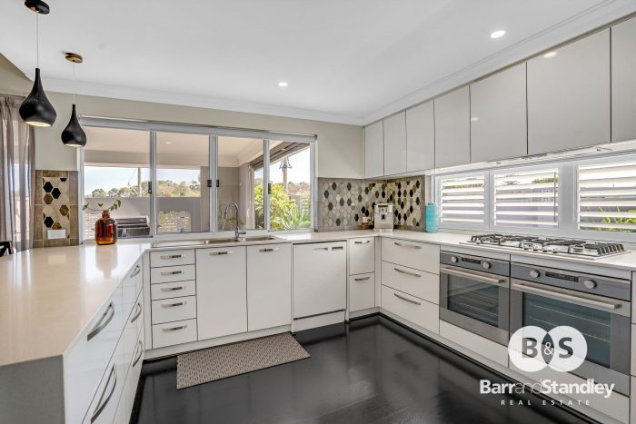 44 Mangles St, South Bunbury WA 6230, Australia