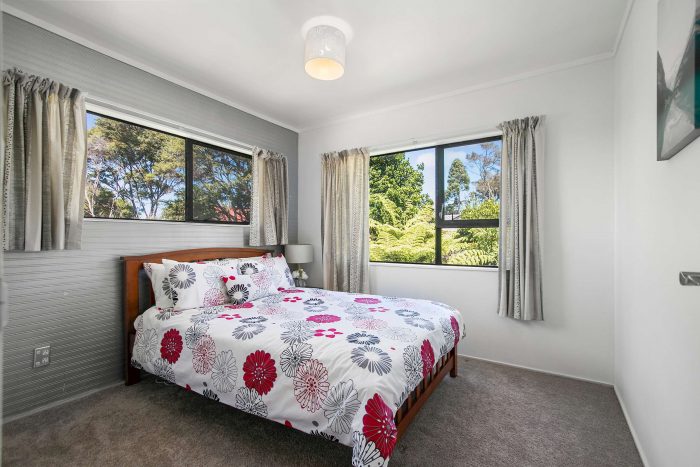32 Noeleen Street, Glenfield, North Shore City, Auckland, 0629, New Zealand