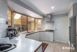 176A Forest Lakes Dr, Thornlie WA 6108, Australia