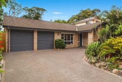 19 Homan Cl, Umina Beach NSW 2257, Australia