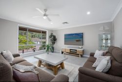 19 Homan Cl, Umina Beach NSW 2257, Australia