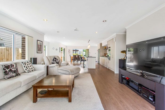10 Tarapiroe Avenue, Takanini, Papakura, Auckland, 2112, New Zealand