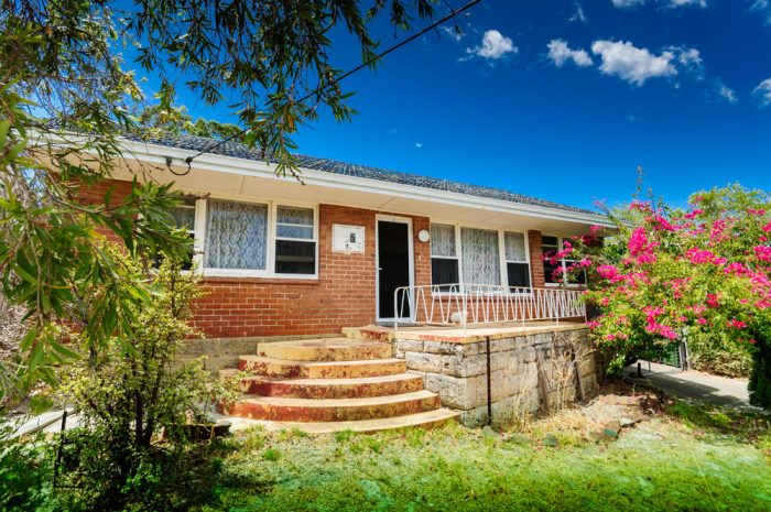 21 Whiteside St, Cloverdale WA 6105, Australia