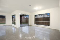 11 Acacia St, Officer VIC 3809, Australia