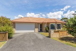 44 Blue Heron Rise, Stanmore Bay, Rodney, Auckland, 0932, New Zealand